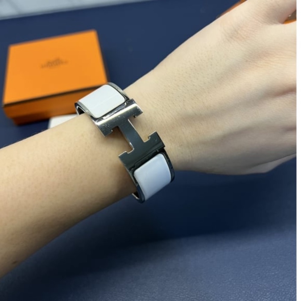 Hermes Authentic White H Clic Clac Silver Large Jewelry Bracelet- Size PM